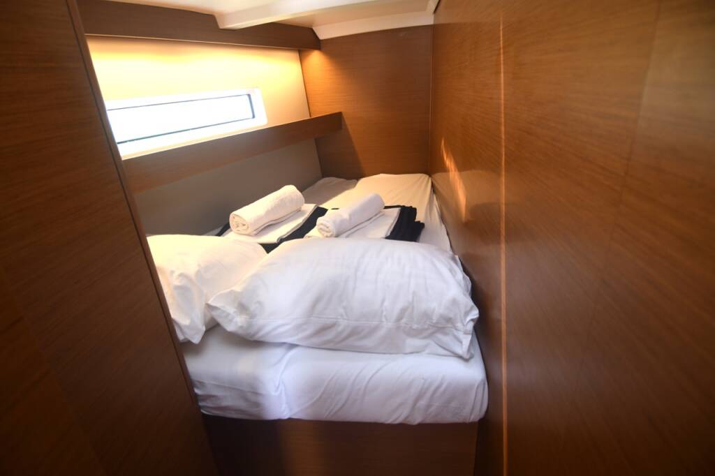 Sailing yacht Sun Odyssey 440 Signum Alfa