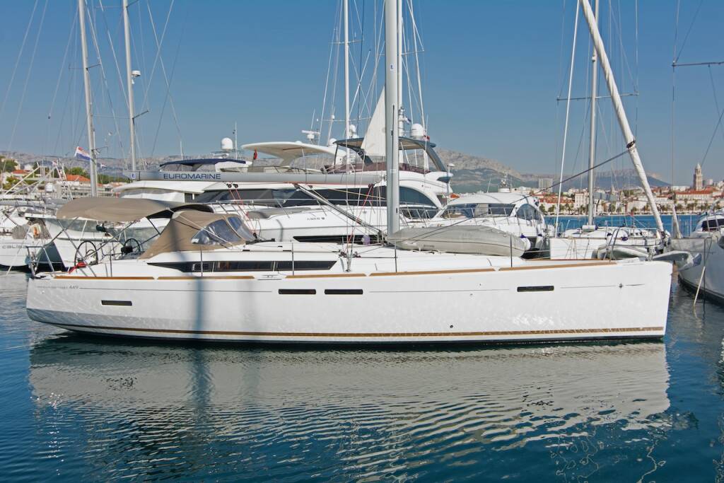 Sailing yacht Sun Odyssey 440 Tanpopo