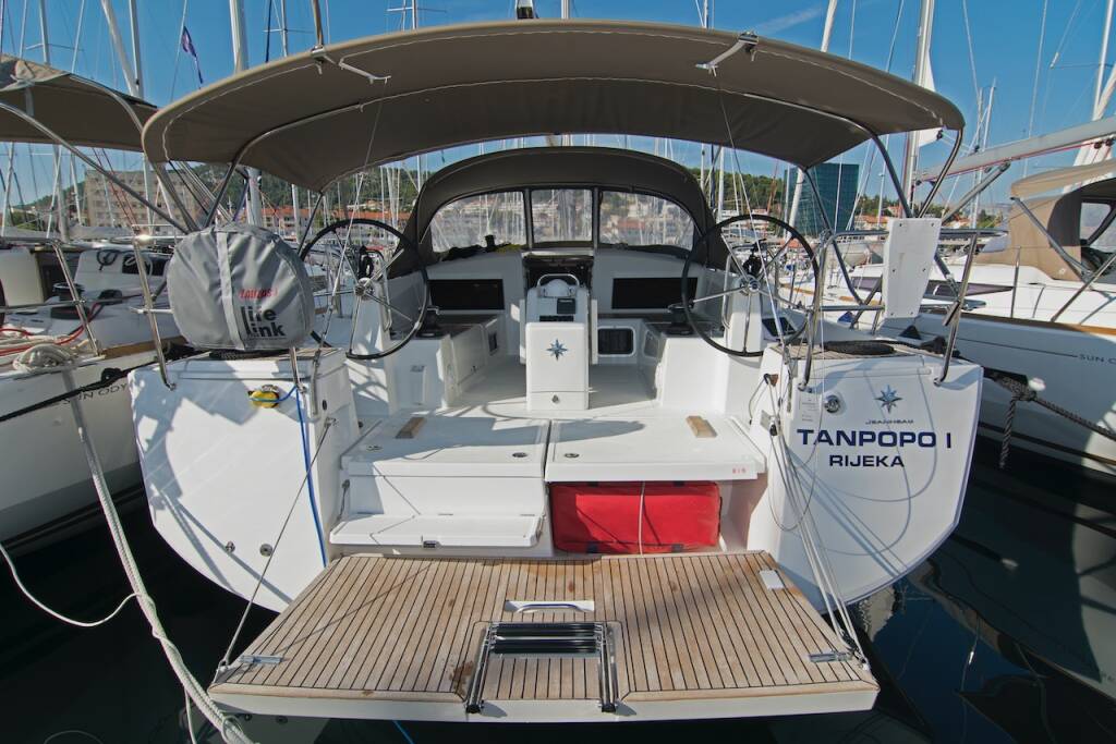 Sailing yacht Sun Odyssey 440 Tanpopo
