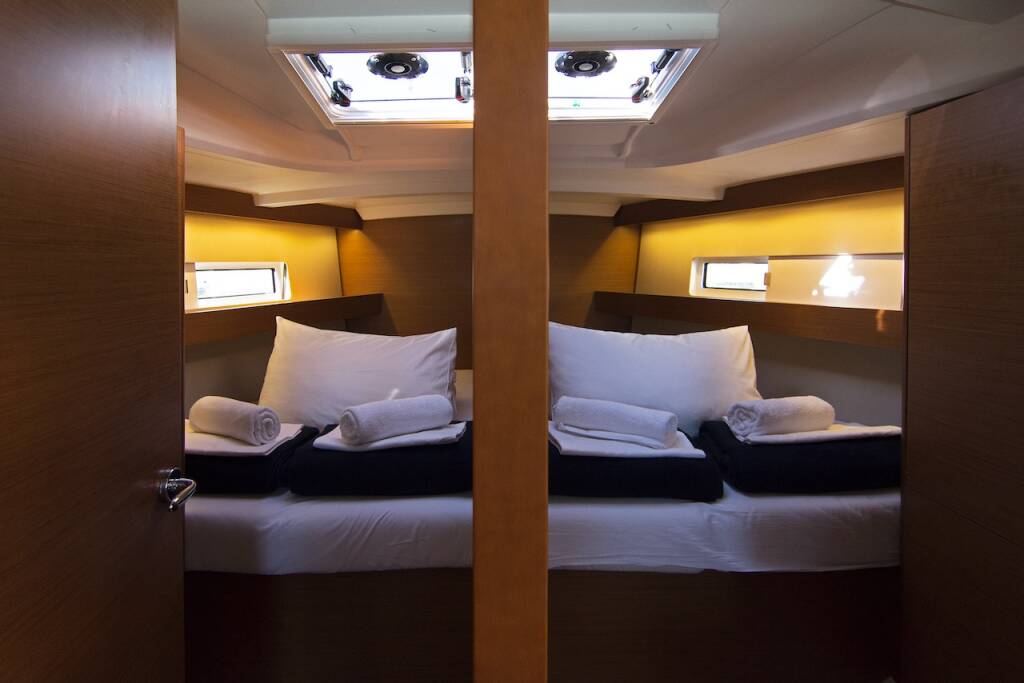 Sailing yacht Sun Odyssey 440 Tanpopo