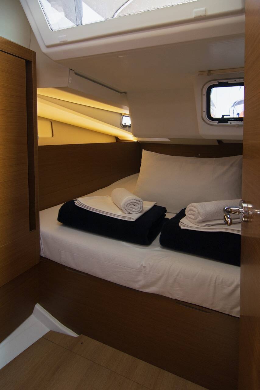 Sailing yacht Sun Odyssey 440 Tanpopo