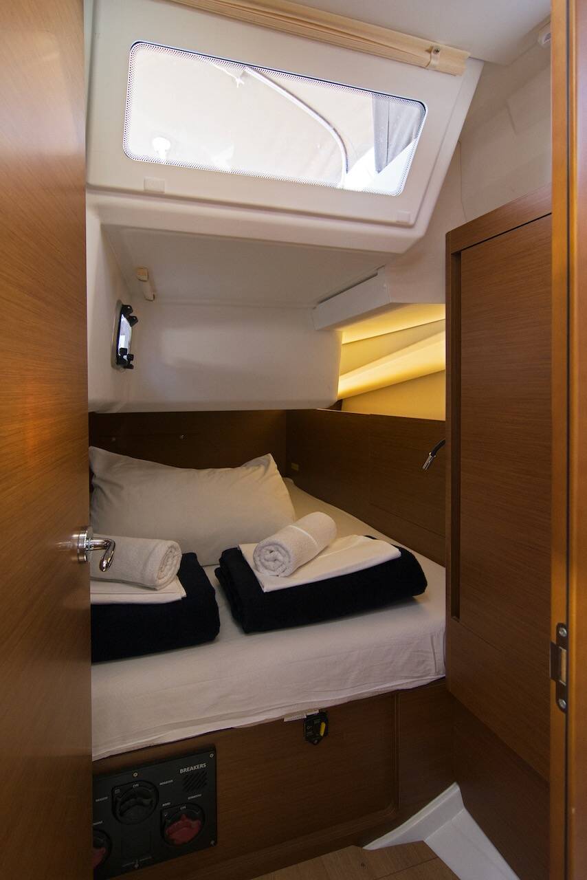 Sailing yacht Sun Odyssey 440 Tanpopo