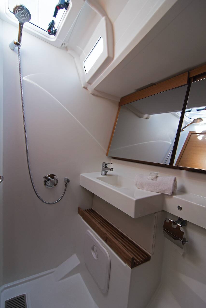 Sailing yacht Sun Odyssey 440 Tanpopo