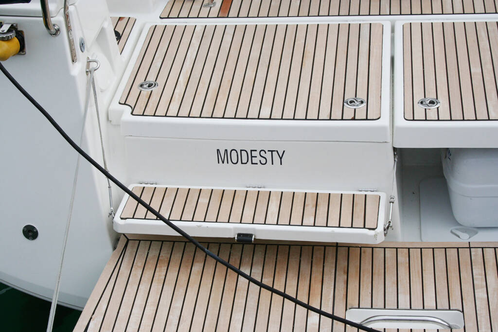 Sailing yacht Sun Odyssey 440 Modesty