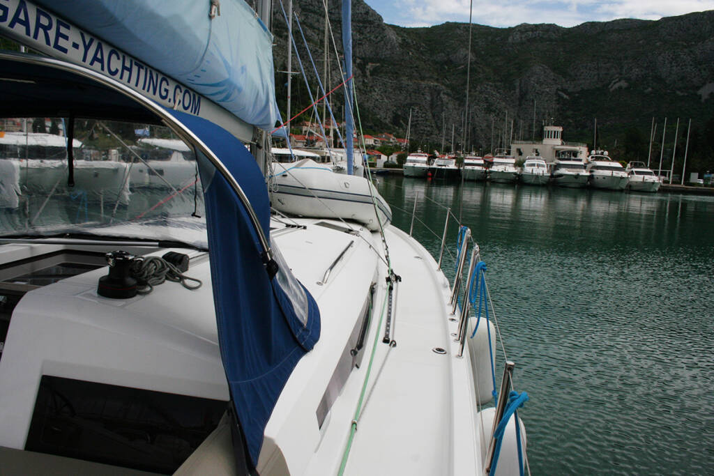 Sailing yacht Sun Odyssey 440 Modesty