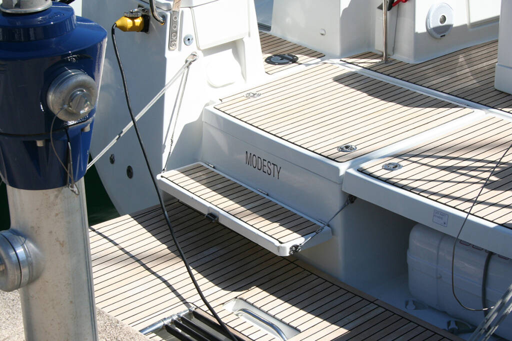 Sailing yacht Sun Odyssey 440 Modesty