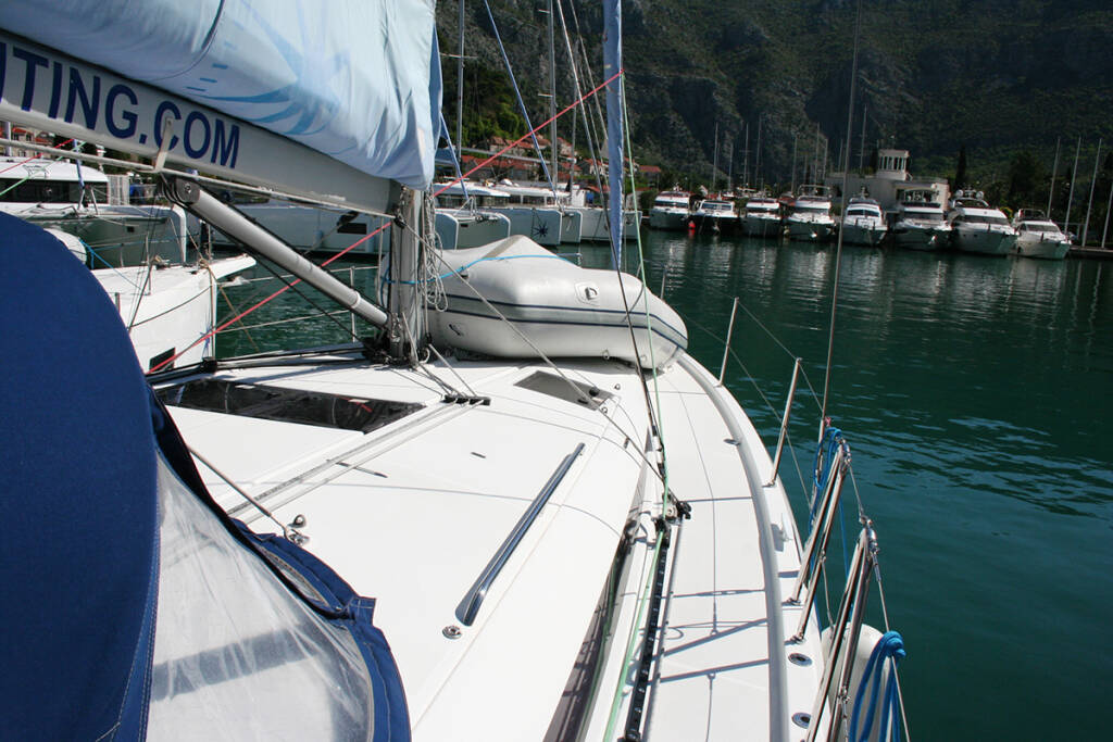 Sailing yacht Sun Odyssey 440 Modesty