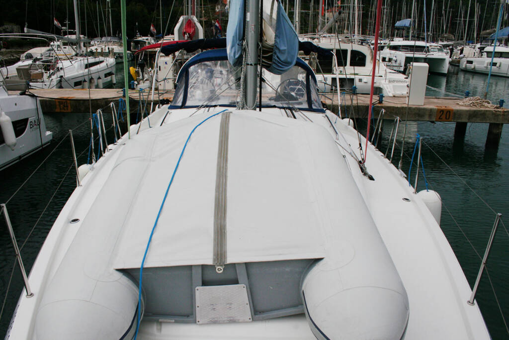 Sailing yacht Sun Odyssey 440 Modesty
