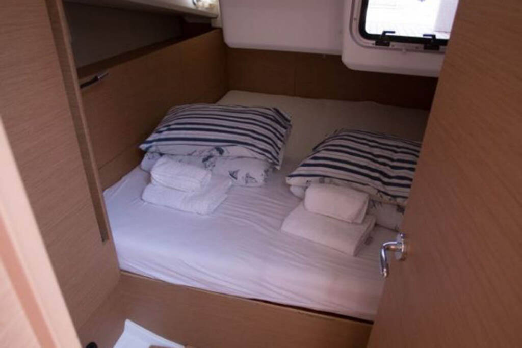 Sailing yacht Sun Odyssey 440 Springbank