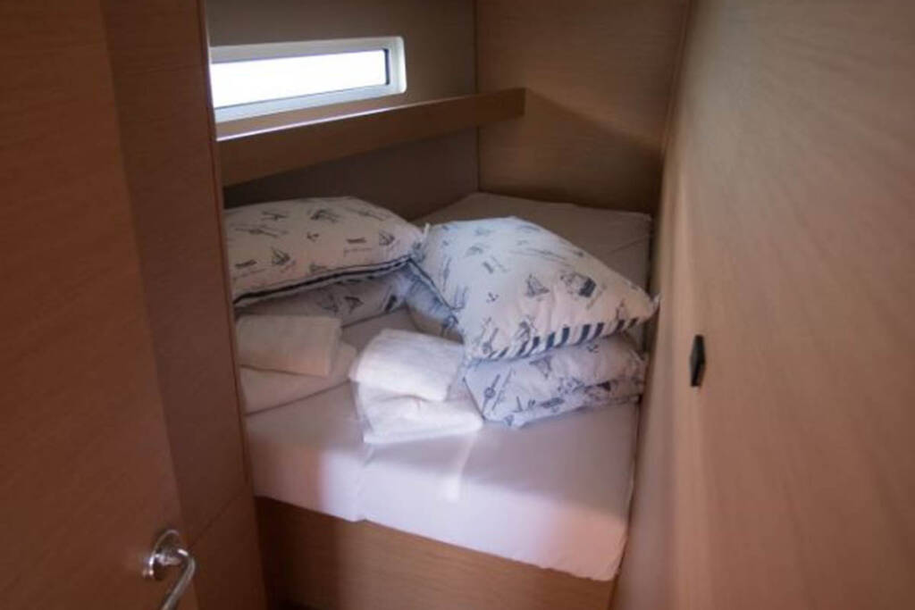 Sailing yacht Sun Odyssey 440 Elle of Sweden