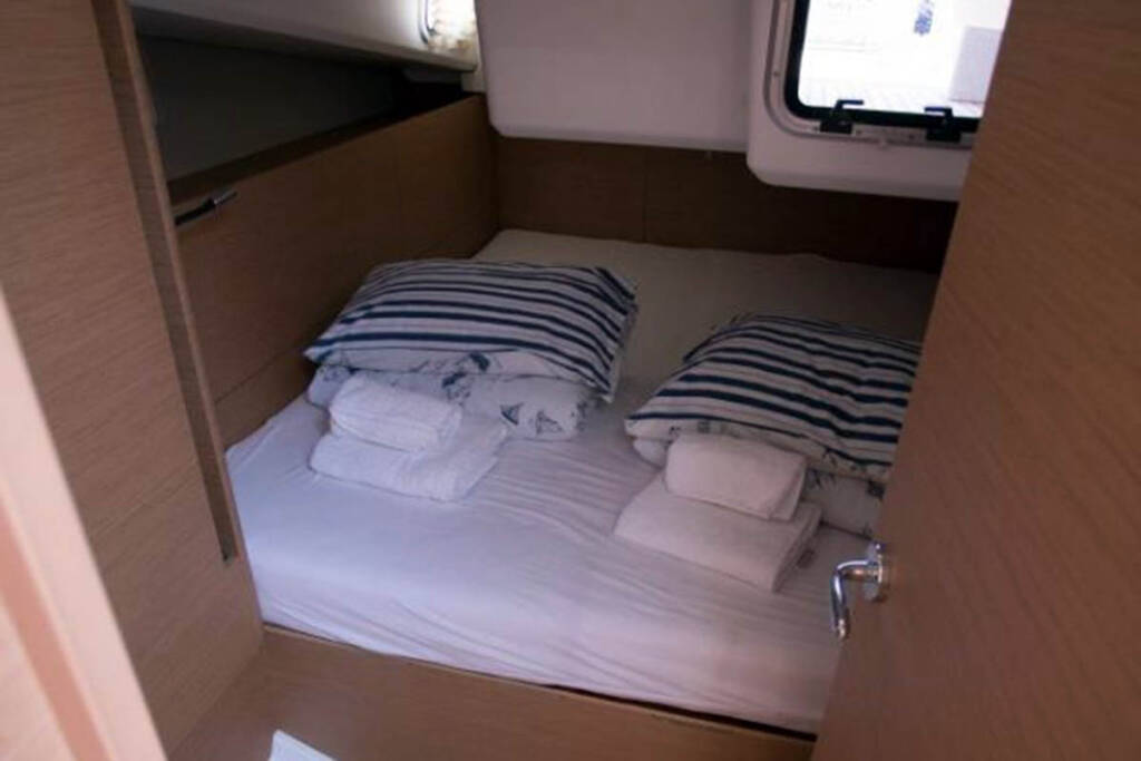 Sailing yacht Sun Odyssey 440 Elle of Sweden