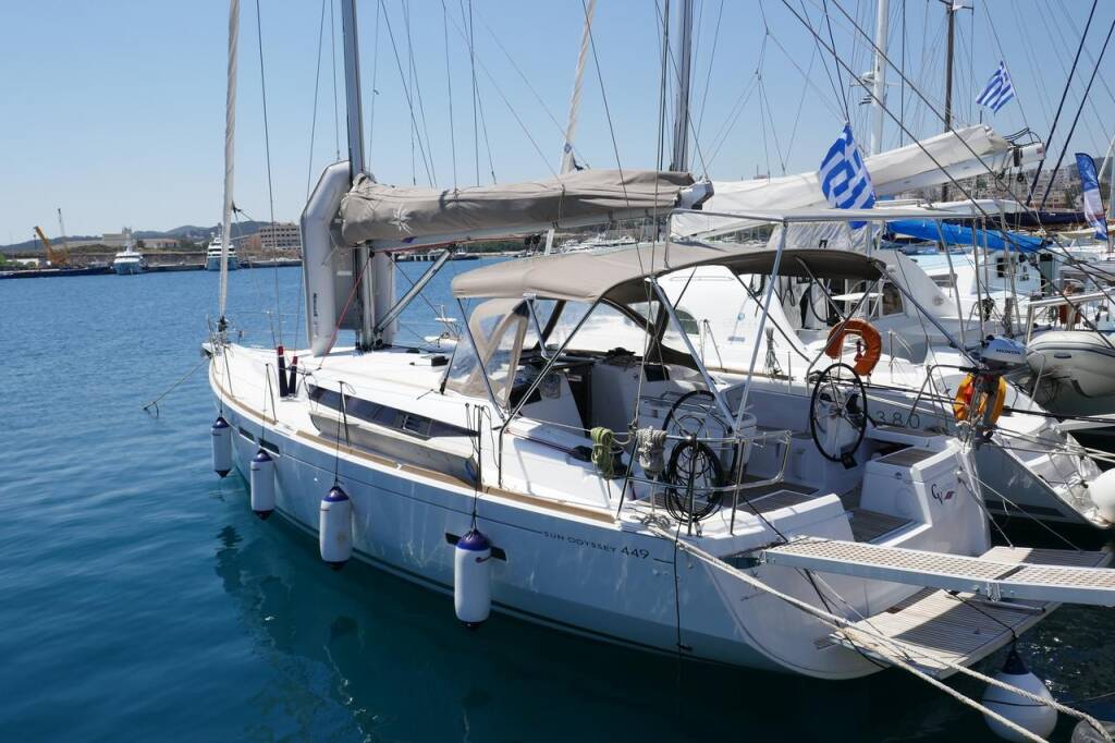 Sailing yacht Sun Odyssey 449 Airbender