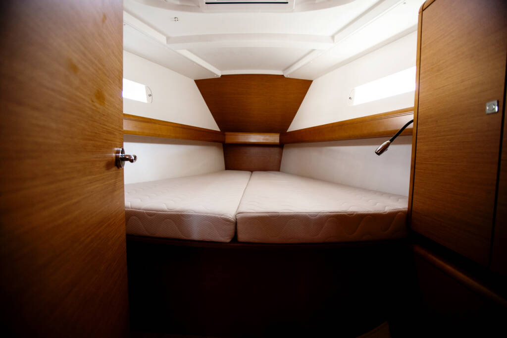 Sailing yacht Sun Odyssey 449 Alpha