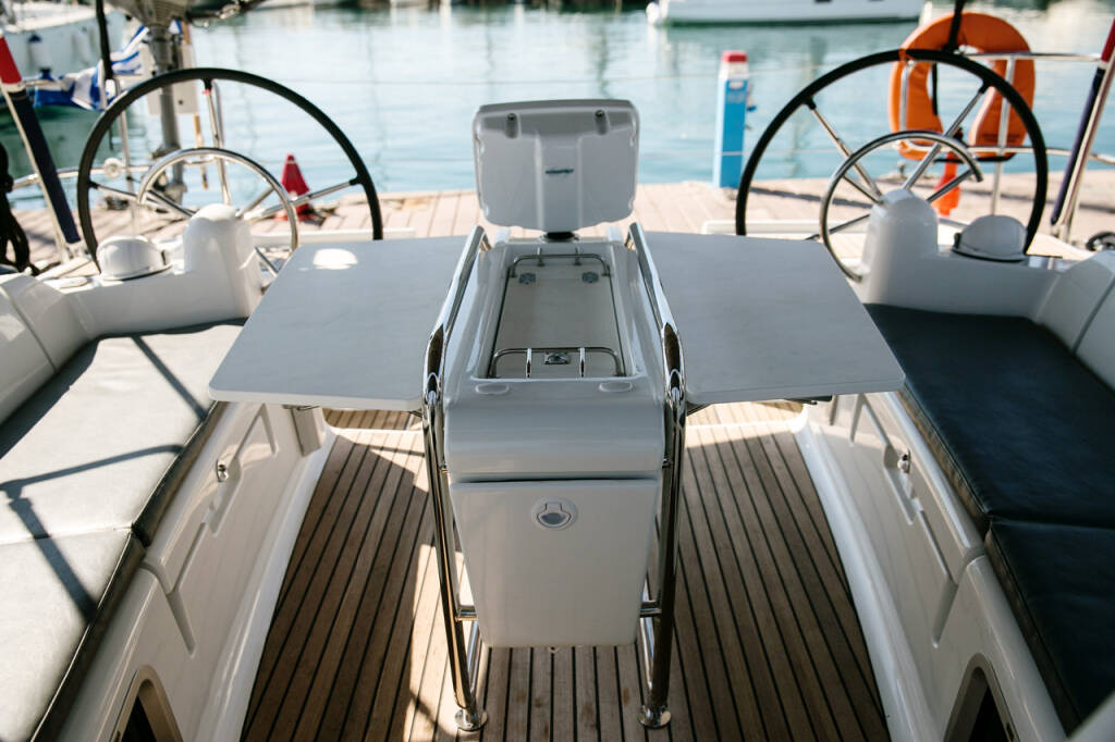 Sailing yacht Sun Odyssey 449 Alpha