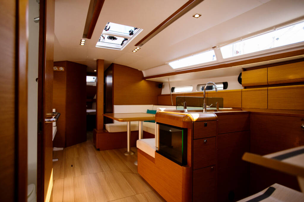 Sailing yacht Sun Odyssey 449 Charlie
