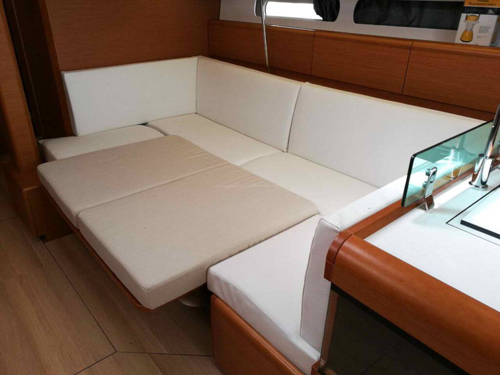 Sailing yacht Sun Odyssey 449 ECONOMY