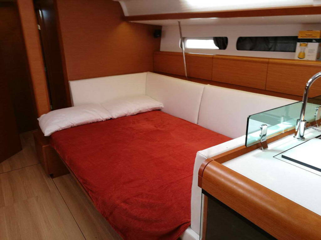 Sailing yacht Sun Odyssey 449 ECONOMY