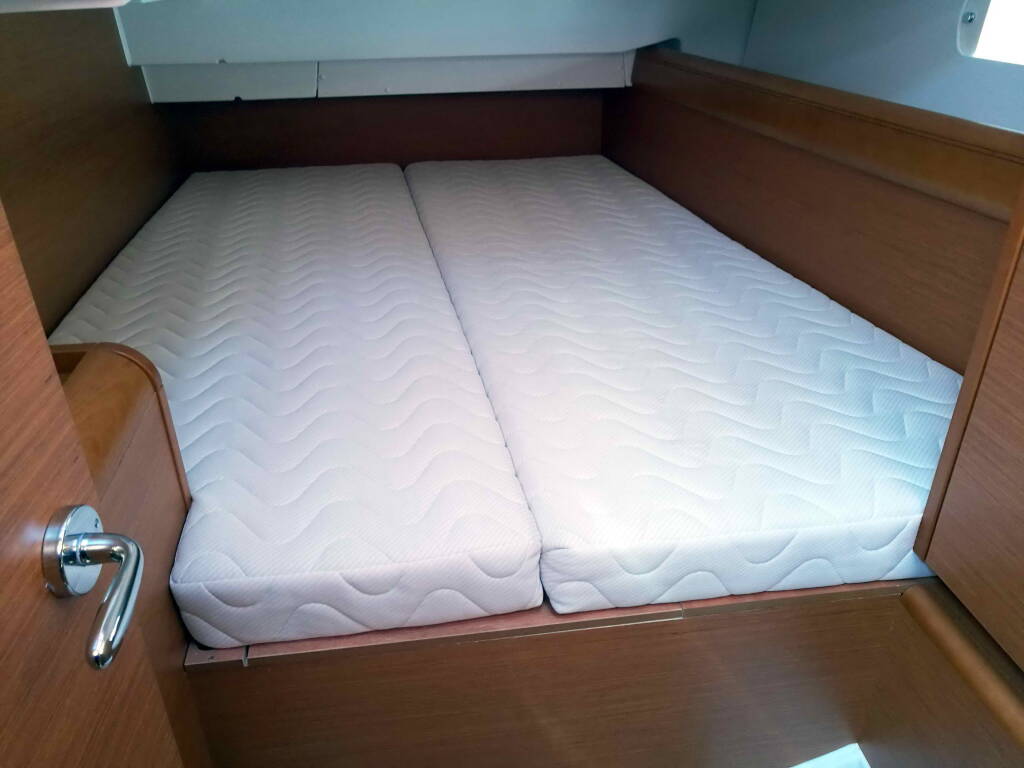 Sailing yacht Sun Odyssey 449 ECONOMY