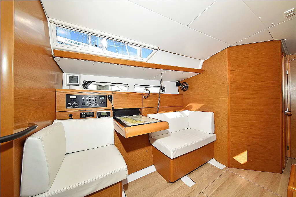 Sailing yacht Sun Odyssey 449 