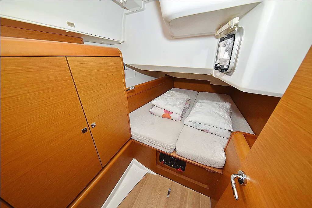Sailing yacht Sun Odyssey 449 