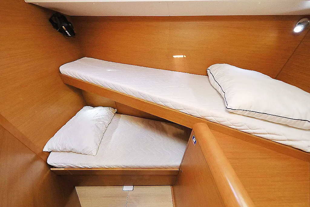 Sailing yacht Sun Odyssey 449 