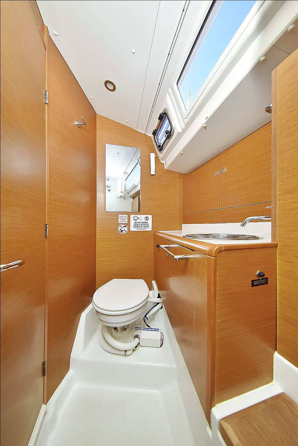 Sailing yacht Sun Odyssey 449 