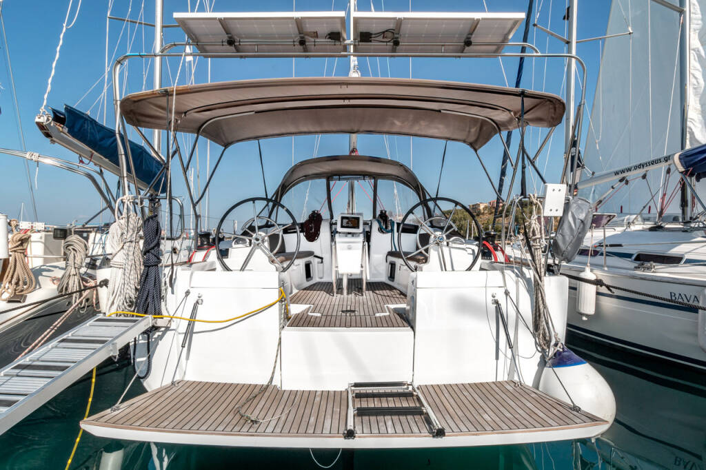 Sailing yacht Sun Odyssey 449 Fos