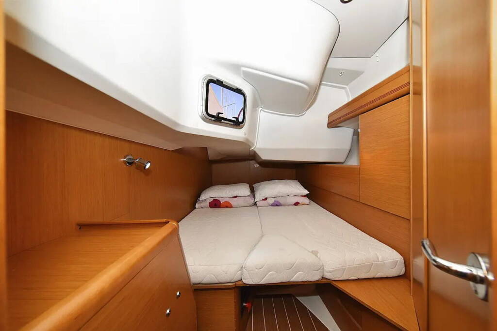 Sailing yacht Sun Odyssey 44i ECONOMY