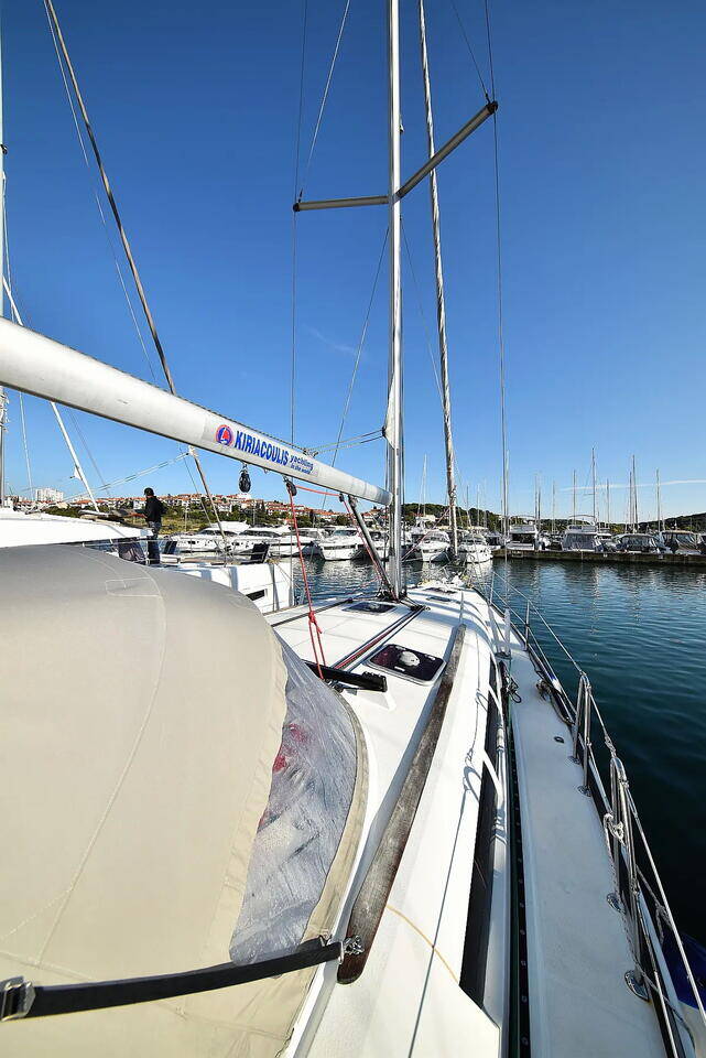 Sailing yacht Sun Odyssey 44i Sveamare