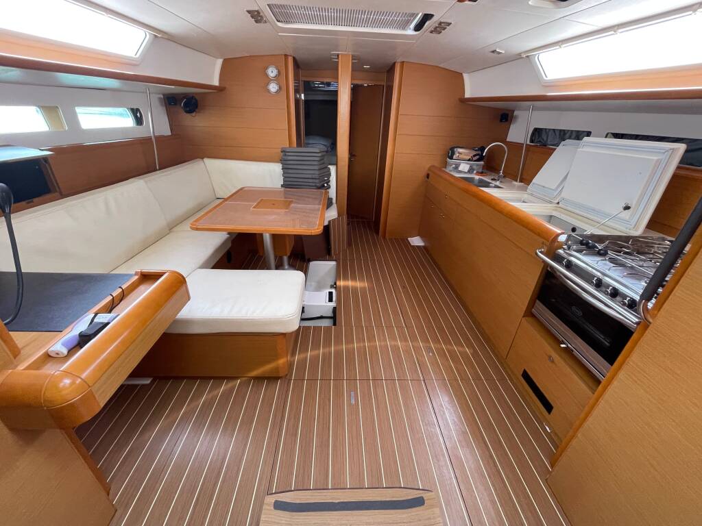 Sailing yacht Sun Odyssey 469 Alexandra