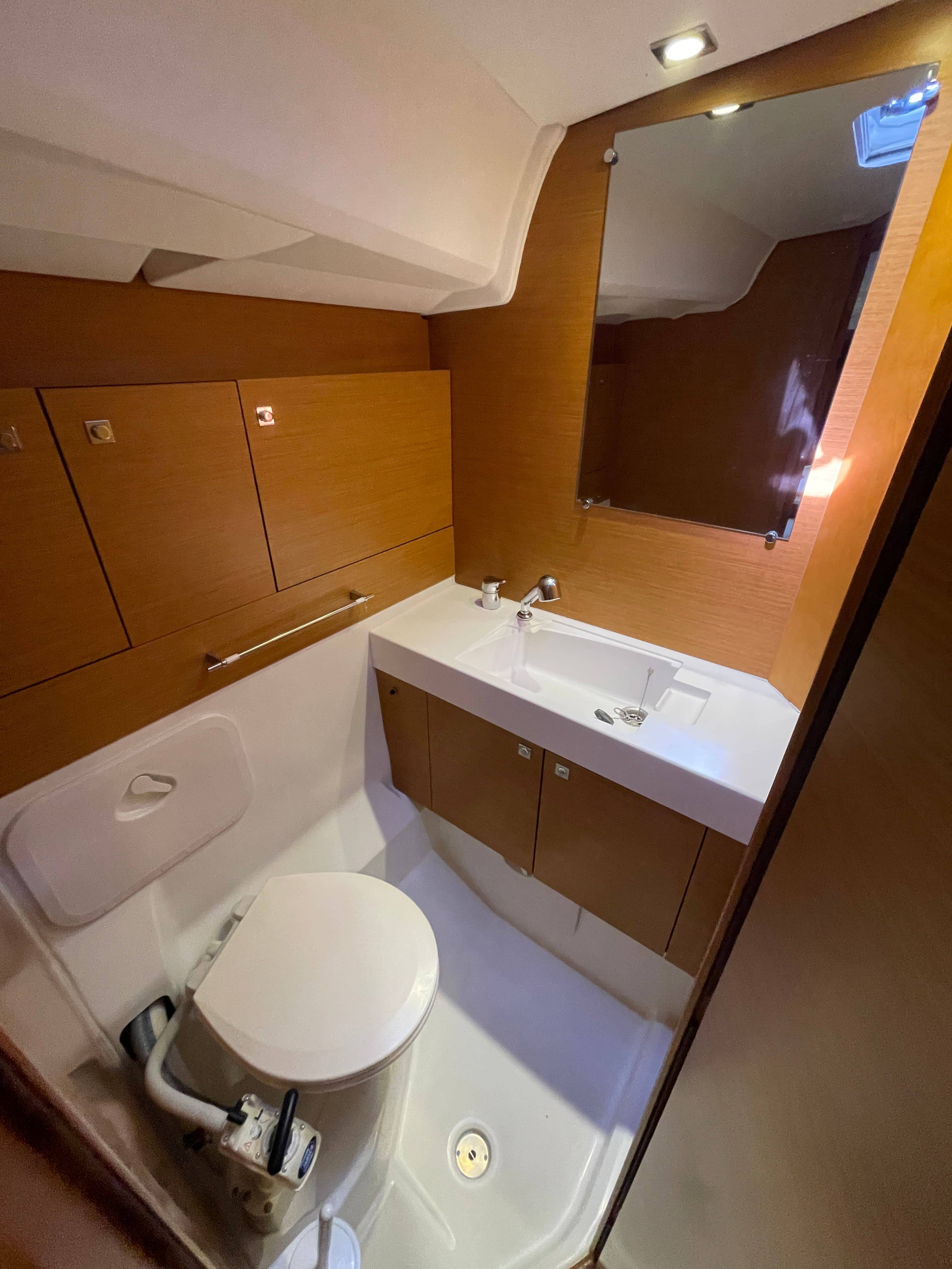 Sailing yacht Sun Odyssey 469 Alexandra