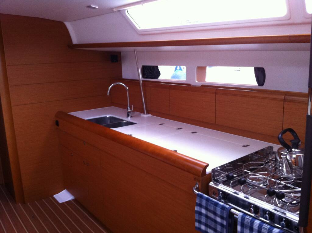 Sailing yacht Sun Odyssey 469 Alexandra