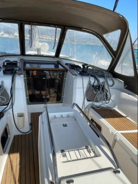 Sailing yacht Sun Odyssey 469 Electra