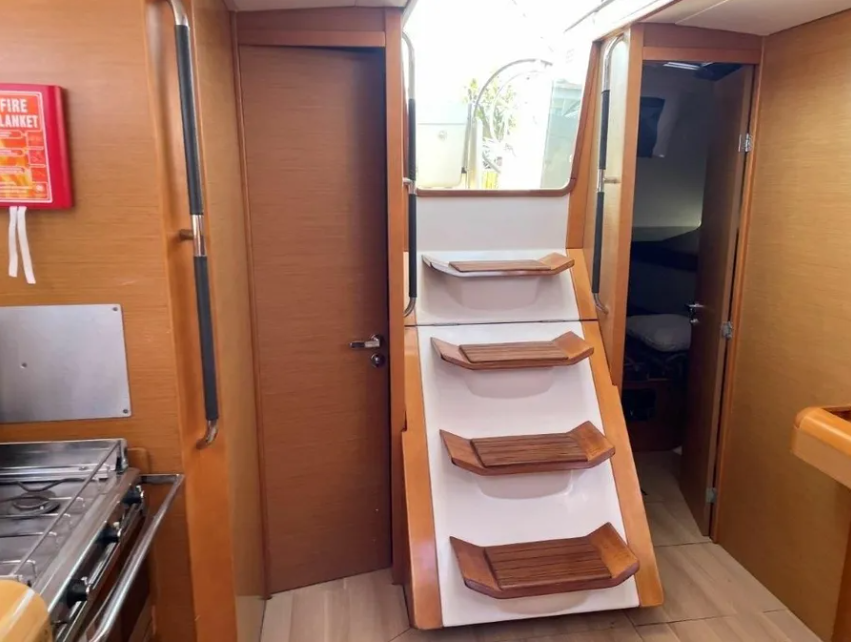 Sailing yacht Sun Odyssey 469 Electra