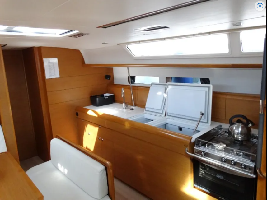 Sailing yacht Sun Odyssey 469 Electra