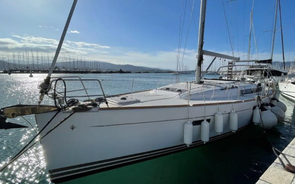 Sun Odyssey 469 Electra Preveza, Main Port