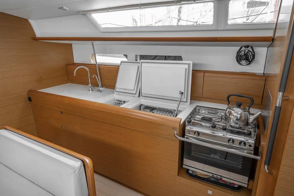 Sailing yacht Sun Odyssey 479 Alpha