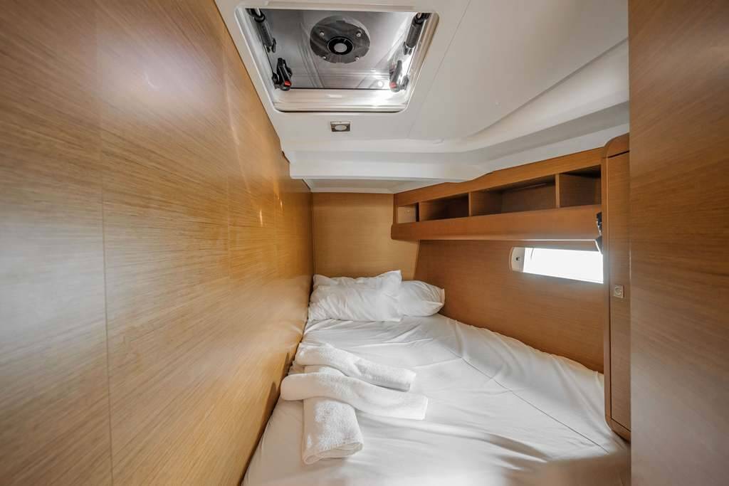 Sailing yacht Sun Odyssey 479 Alpha