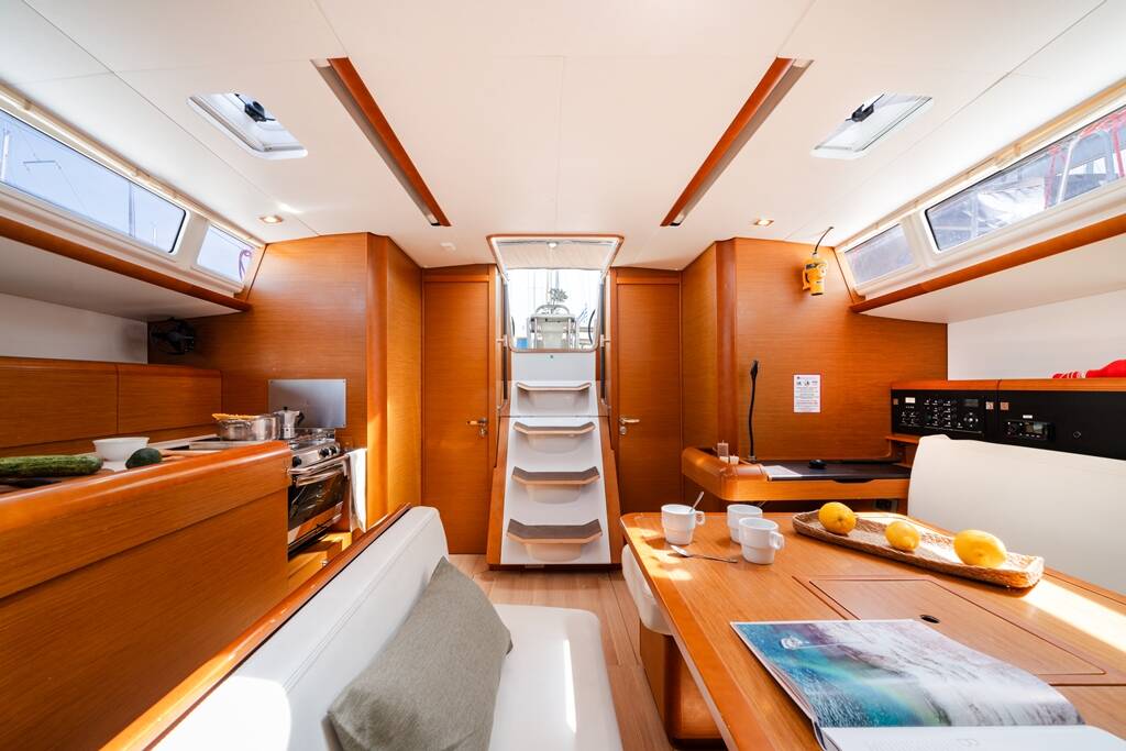 Sailing yacht Sun Odyssey 479 Sofia