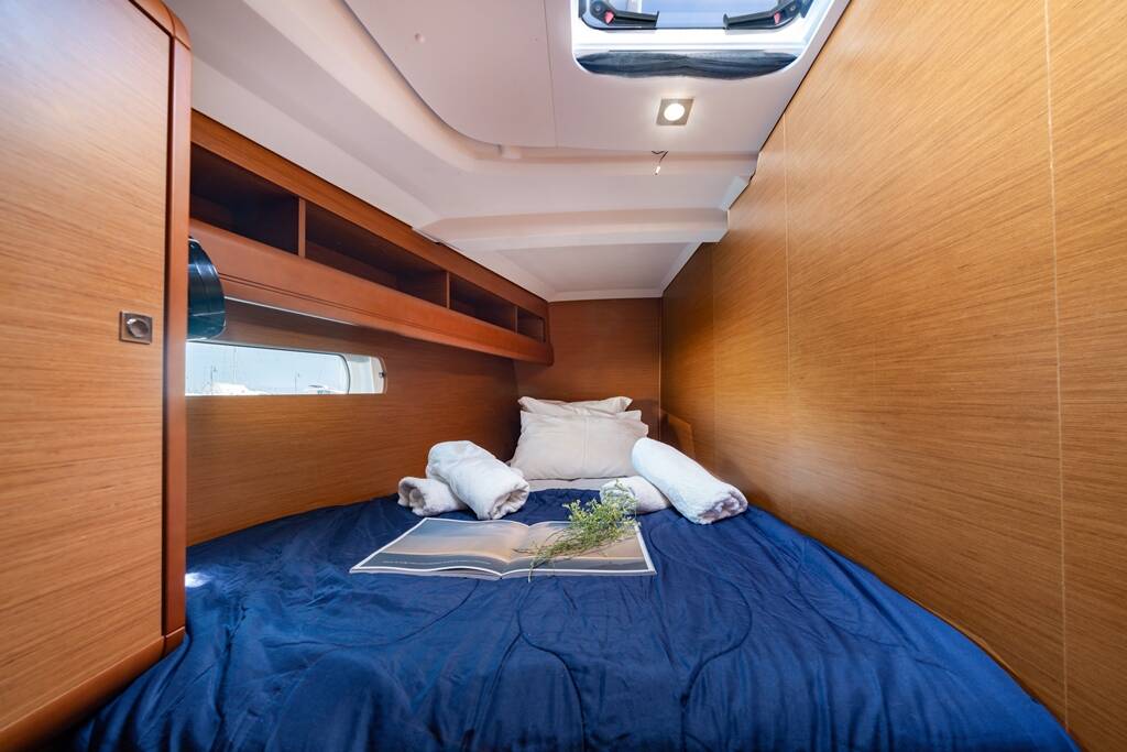 Sailing yacht Sun Odyssey 479 Sofia