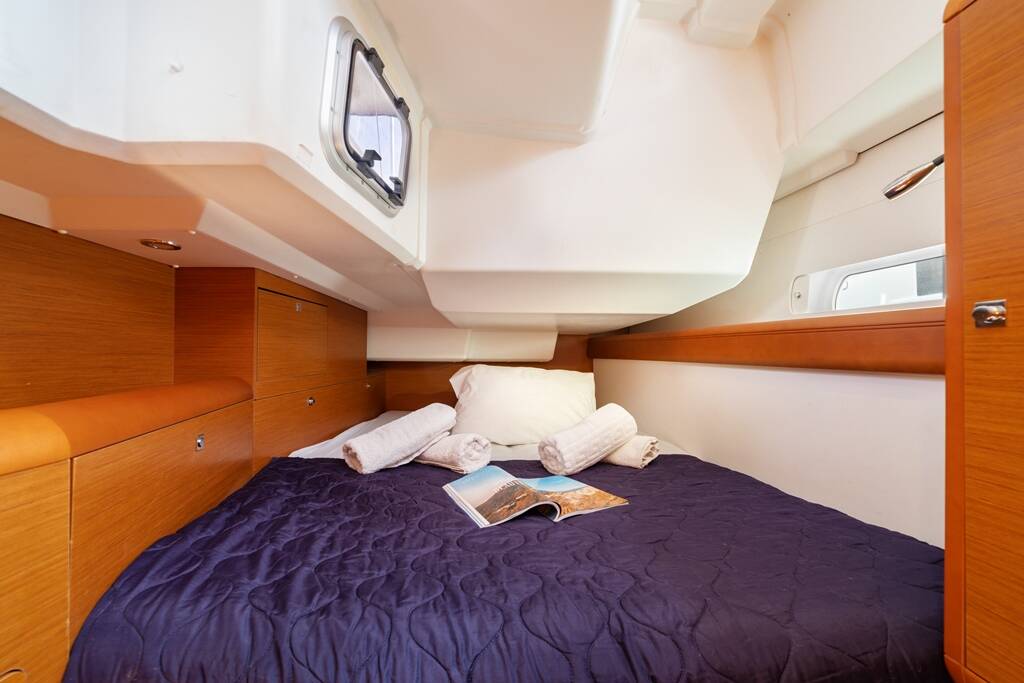 Sailing yacht Sun Odyssey 479 Sofia