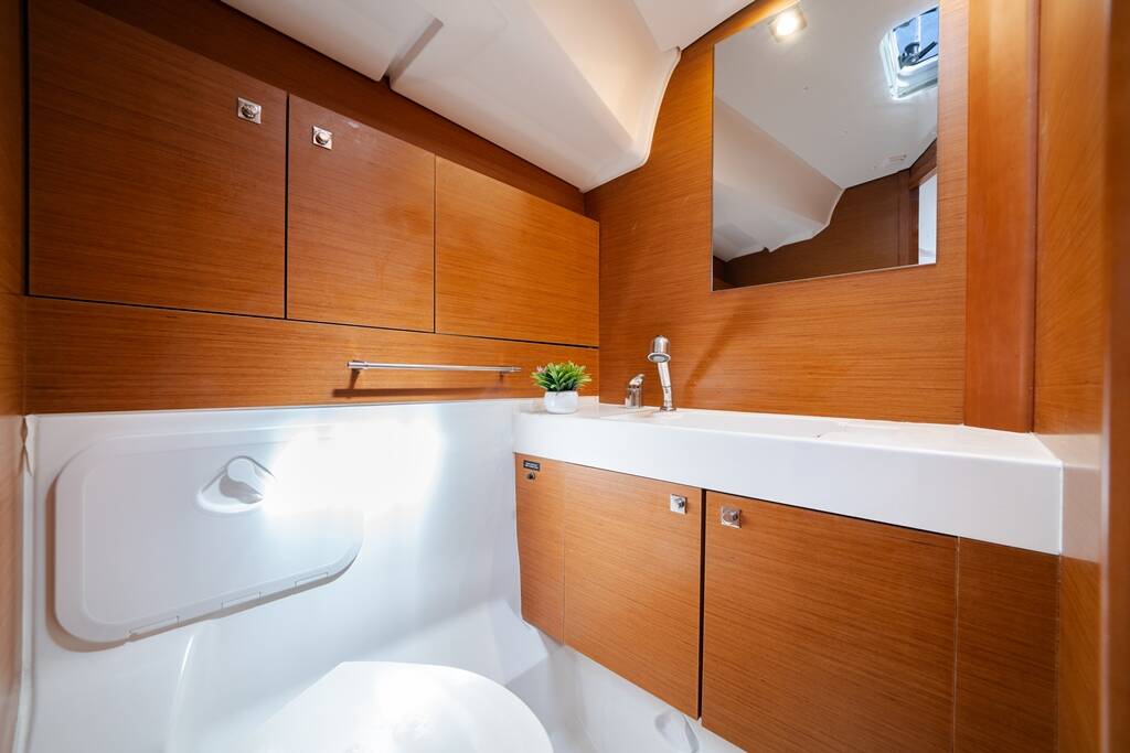 Sailing yacht Sun Odyssey 479 Sofia