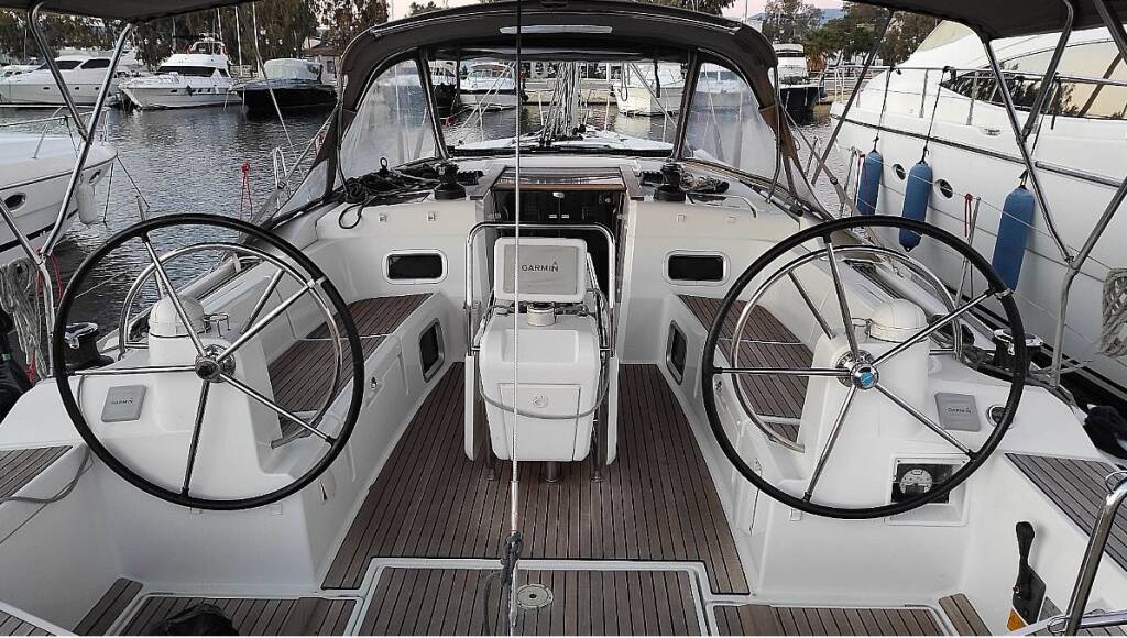 Sailing yacht Sun Odyssey 479 Joy