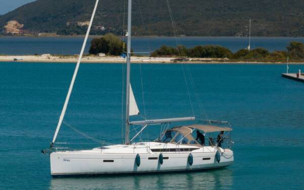 Sun Odyssey 479 Sirius Lefkas main port