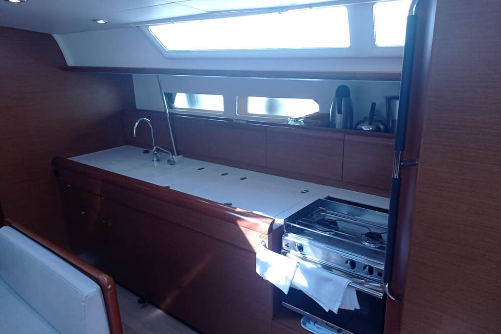 Sailing yacht Sun Odyssey 479 Malin II  
