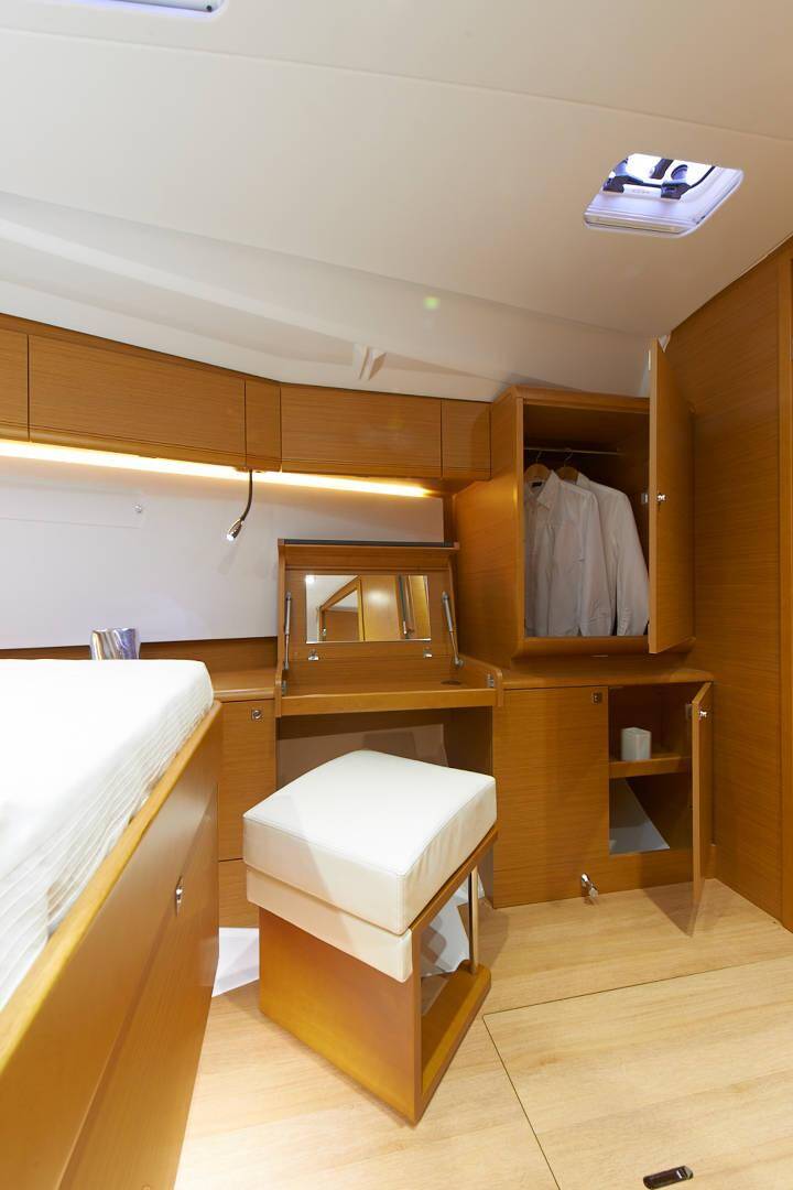 Sailing yacht Sun Odyssey 479 Lucky Rain