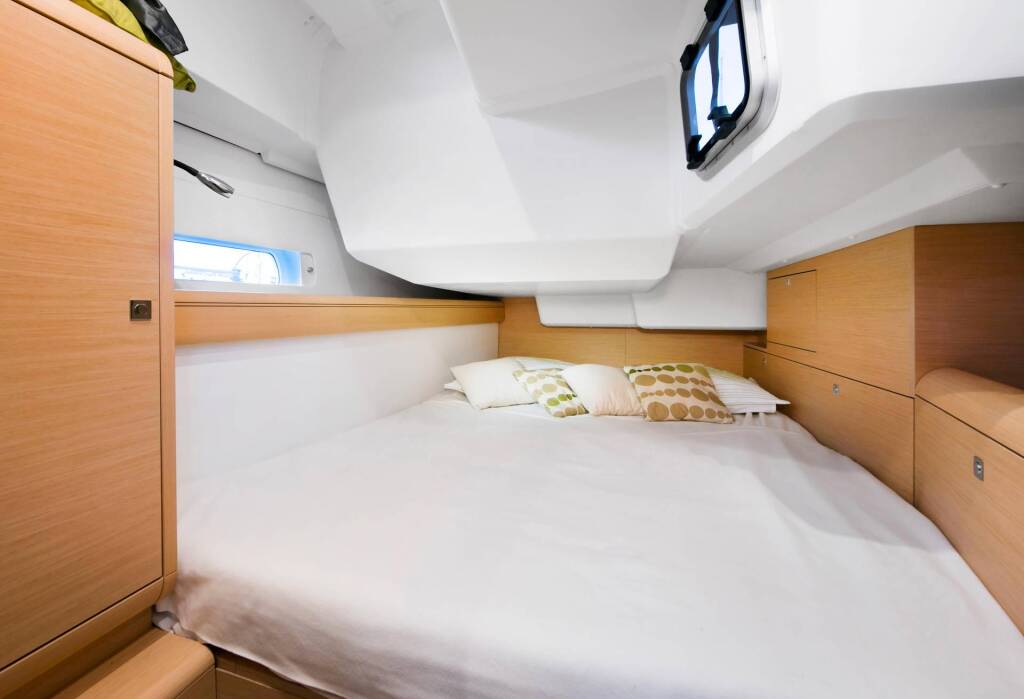 Sailing yacht Sun Odyssey 479 Lucky Rain