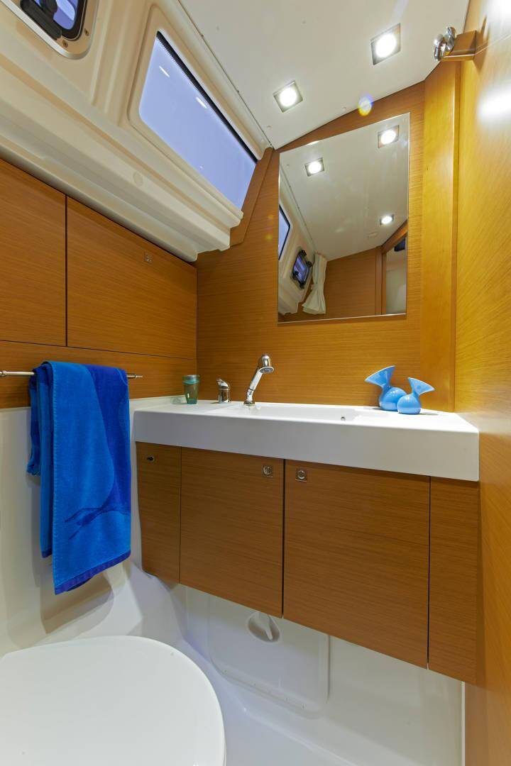 Sailing yacht Sun Odyssey 479 Lucky Rain