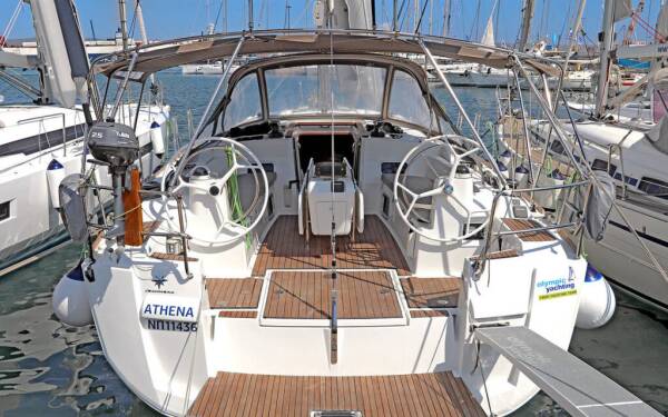 Sun Odyssey 479 Athena Lavrion, main port