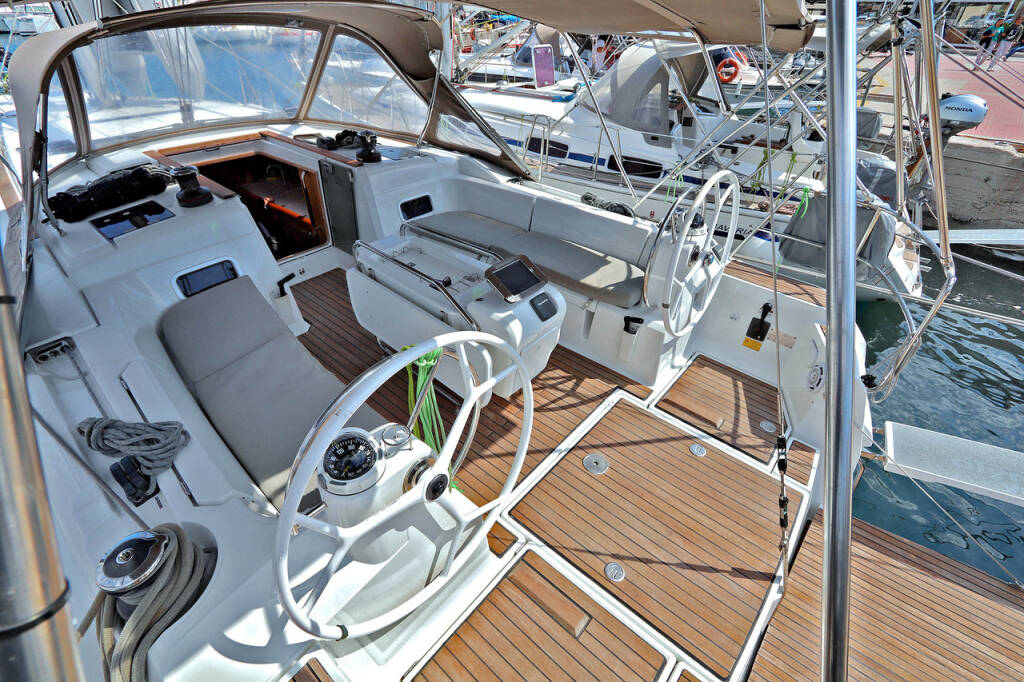 Sailing yacht Sun Odyssey 479 Athena